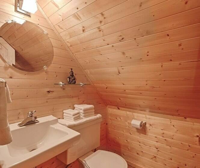 Хижина, Grandma S Cabin