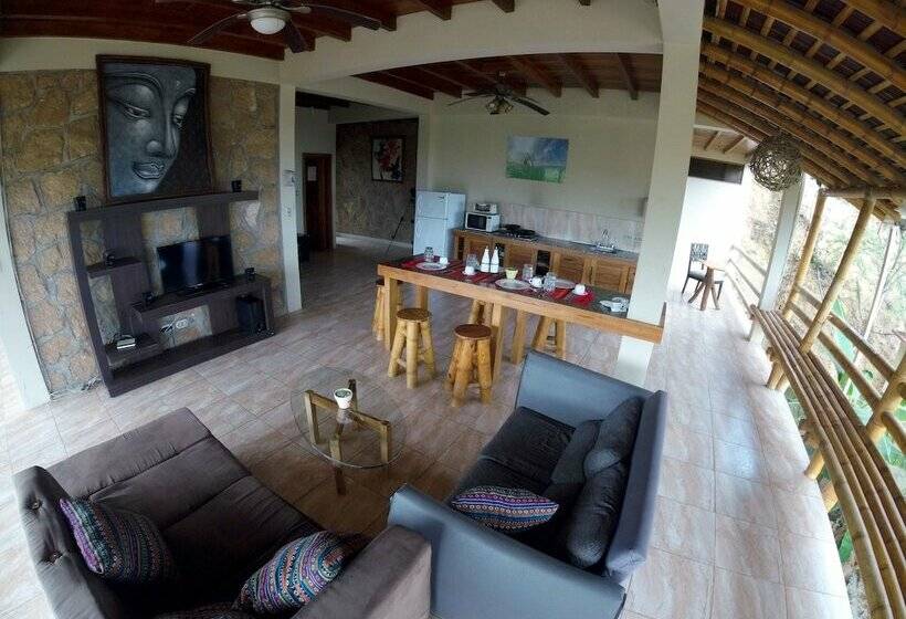 آپارتمان خانوادگی, Punta Hills Montanita