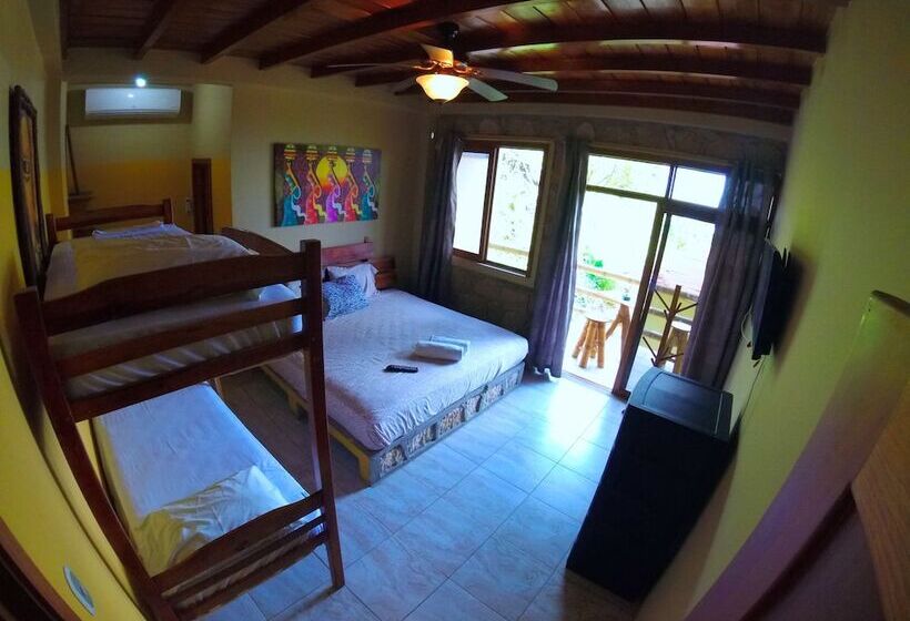 آپارتمان خانوادگی, Punta Hills Montanita