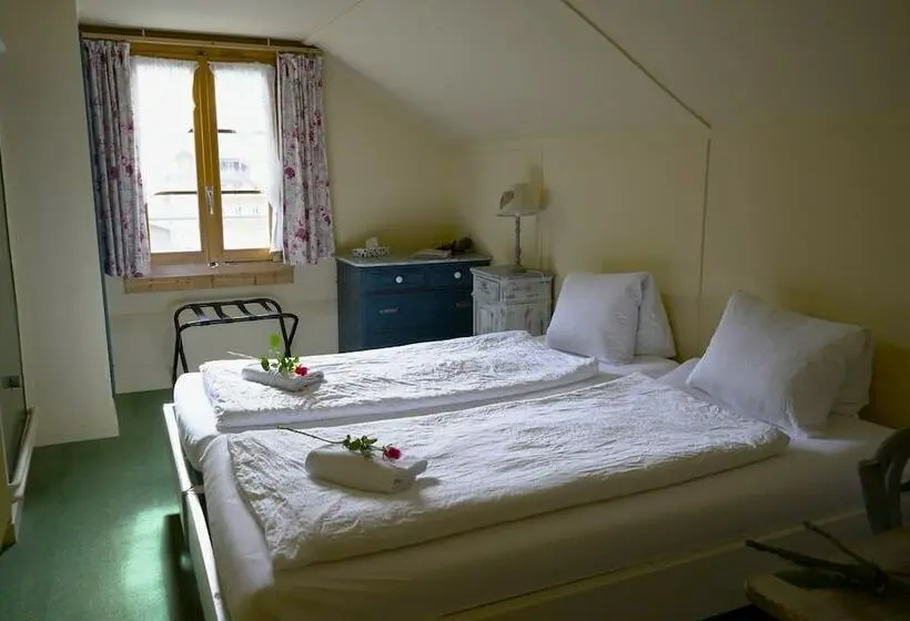バス共有のスタンダードルーム, Edelweiss Lodge