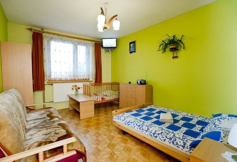 اتاق استاندارد سه نفره, Kosajonka