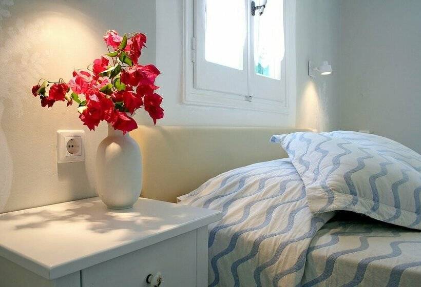 اتاق اساندارد با چشم‌انداز جانبی به دریا, Zefiros Traditional