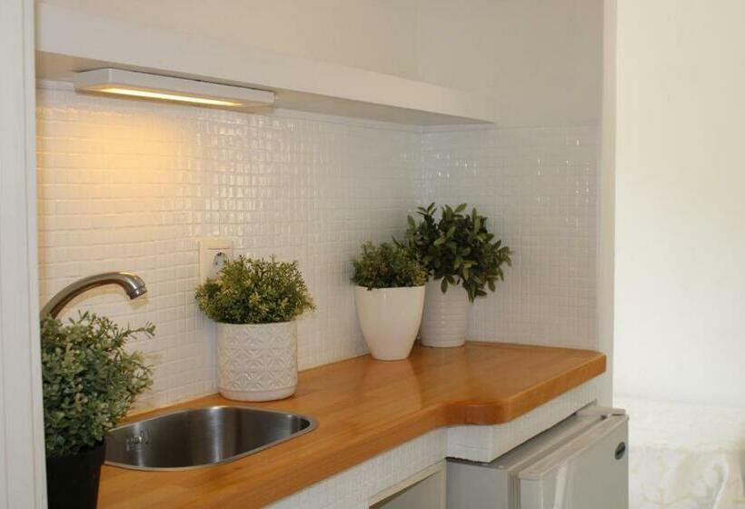 اتاق سه نفره سوپریور با چشم‌انداز دریا, Zefiros Traditional