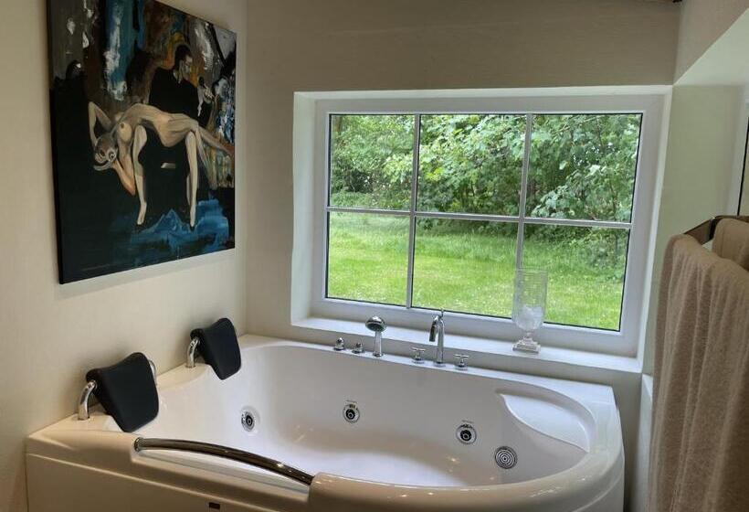 デラックスバンガロー, Mejerigaarden