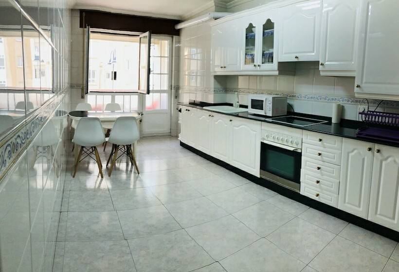 3 Bedroom Premium Apartment, O Faro Apartments