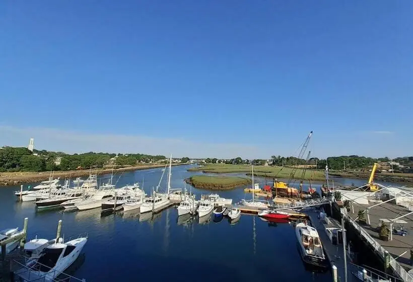 オーシャンビュースタンダードルームバルコニー付き, The Hotel At Cape Ann Marina