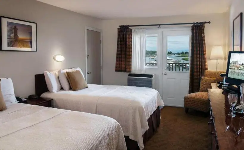 オーシャンビュースタンダードルームバルコニー付き, The Hotel At Cape Ann Marina