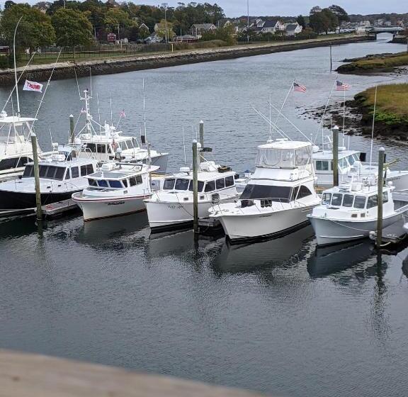 Номер Superior Кровать Кинг, The Hotel At Cape Ann Marina