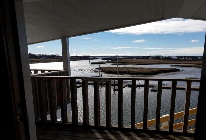 إستديو قياسى مزود بشرفة, The Hotel At Cape Ann Marina