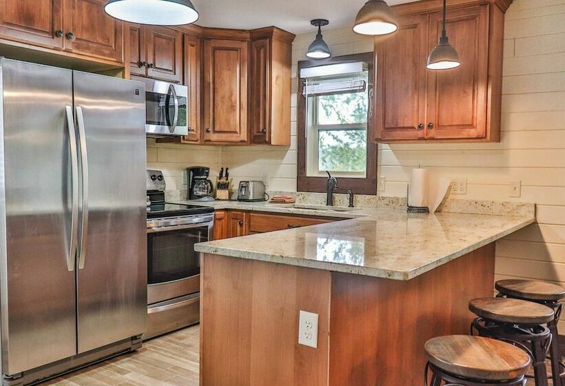 منزل غرفة نوم واحدة, Lost Lake Lodge