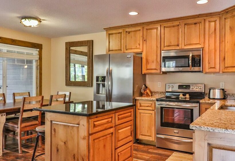 منزل غرفة نوم واحدة, Lost Lake Lodge