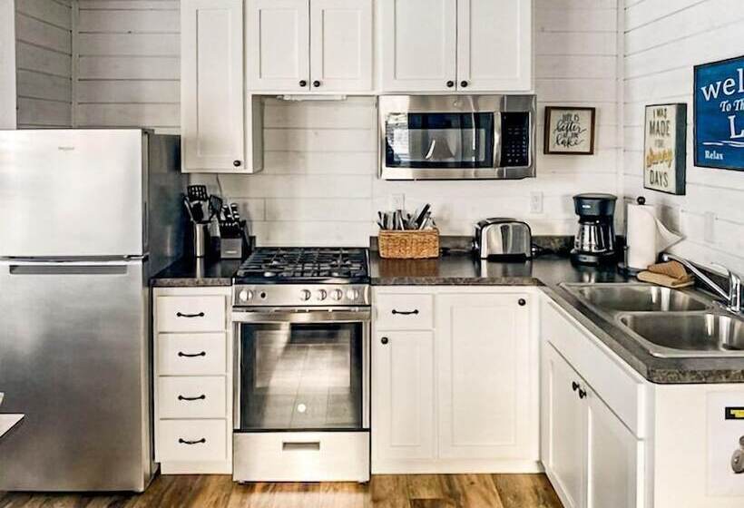 منزل غرفة نوم واحدة, Lost Lake Lodge