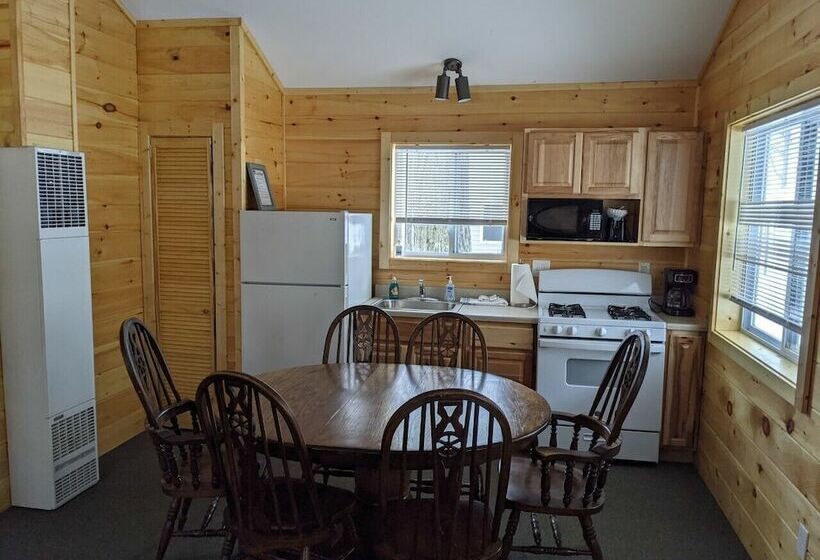 בקתה, Sunset Resort