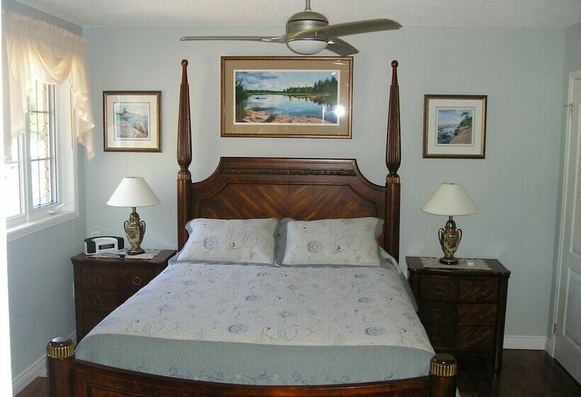 غرفة رومانسية, Tucked Inn The Harbour Bed & Breakfast