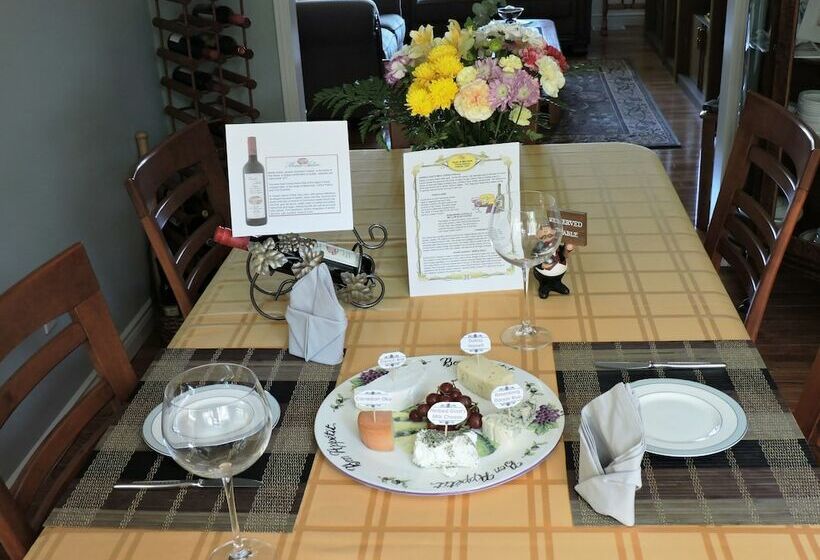 غرفة رومانسية, Tucked Inn The Harbour Bed & Breakfast