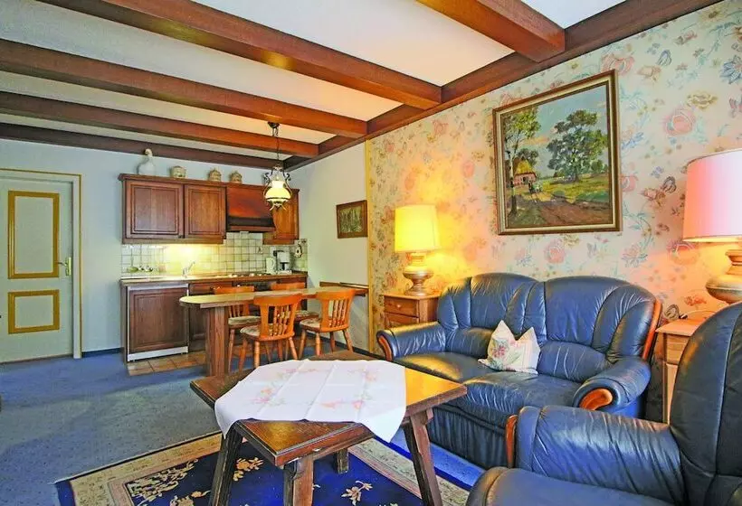 Perhehuone, Appartement Landhaus Stutzi   Hotel Strandperle