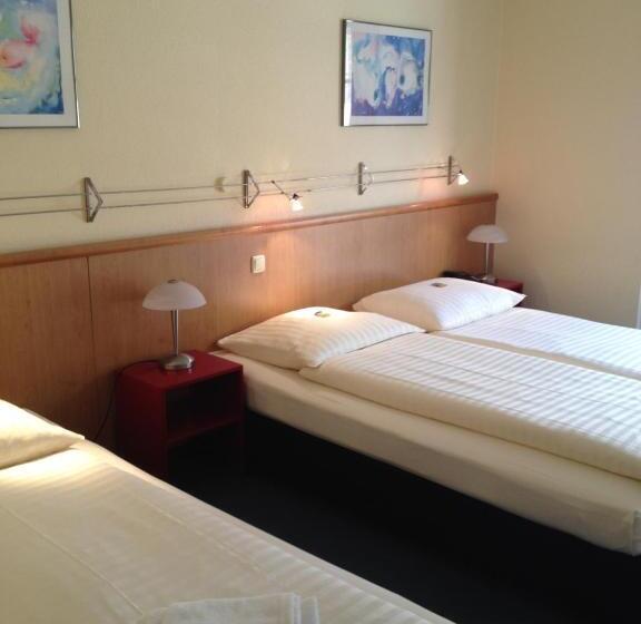 חדר סטנדרט, Am Schlosstor