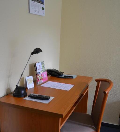 חדר סטנדרט, Am Schlosstor