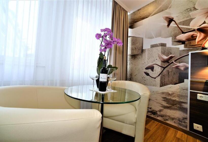 スタンダードルーム, Ascot