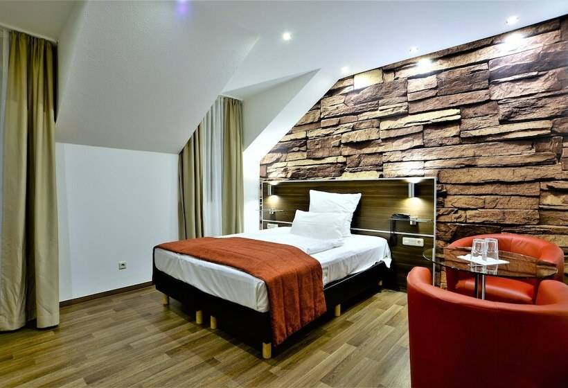 标准单人间, Ascot