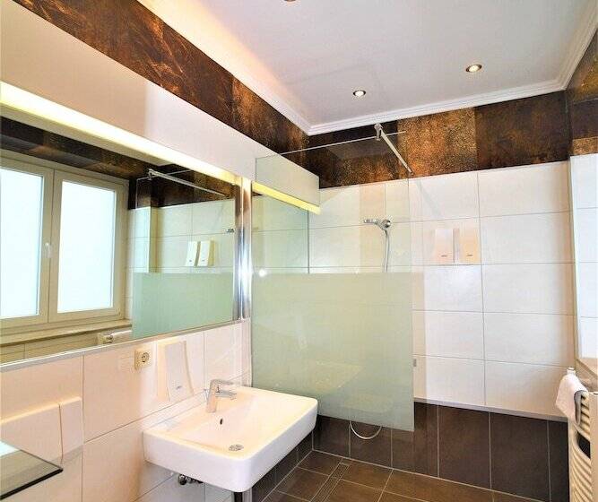 スタンダードシングルルーム, Ascot