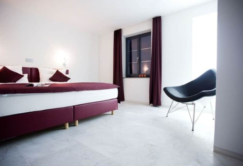 스탠다드 스튜디오, Freihof