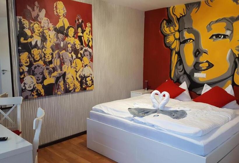 غرفة قياسية, Hof Von Oldenburg