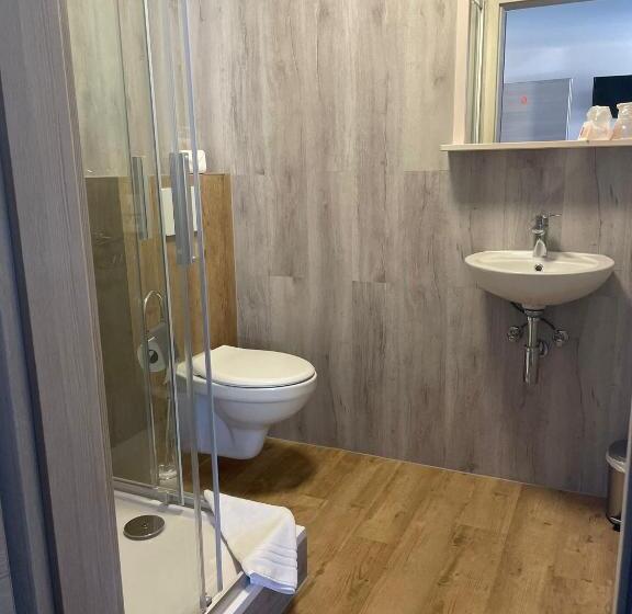 غرفة قياسية رباعية, Hof Von Oldenburg