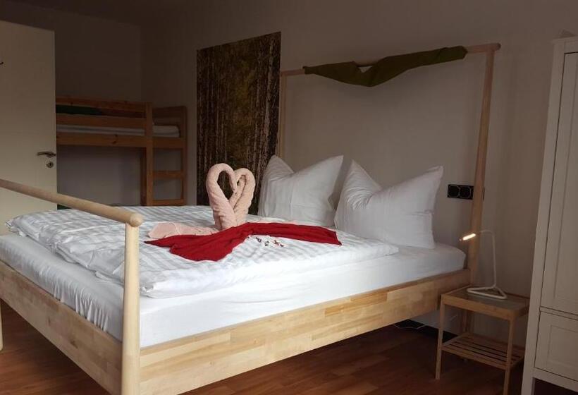 غرفة قياسية رباعية, Hof Von Oldenburg