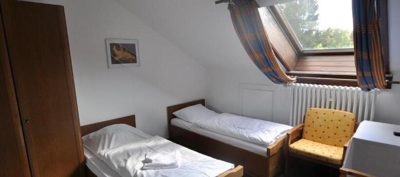 Budget Værelse, & Hostel Drei Baren