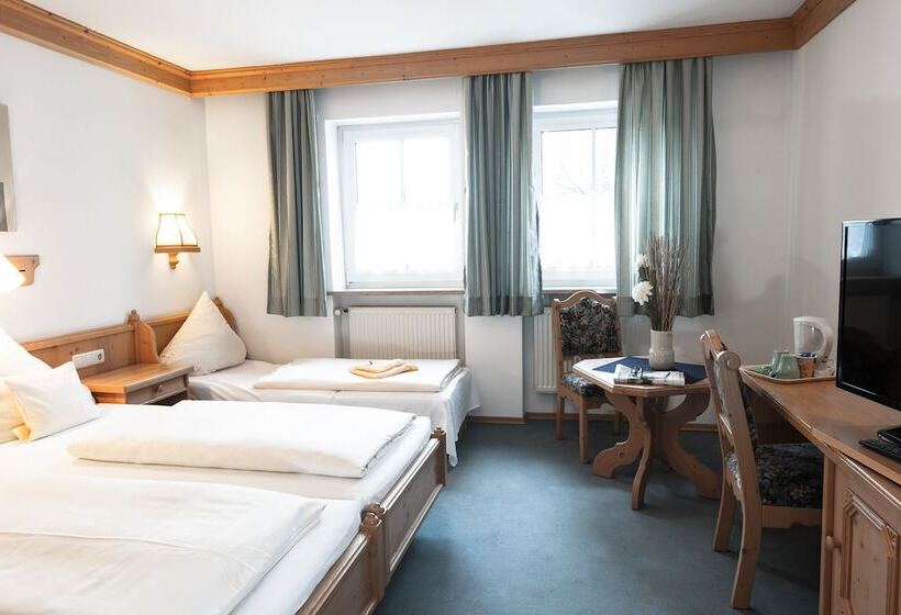 スタンダードトリプルルーム, Huber