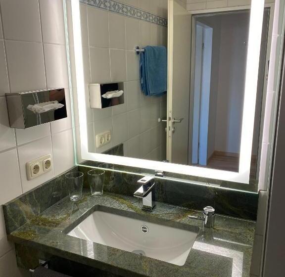 스탠다드 룸, Lobmeyer