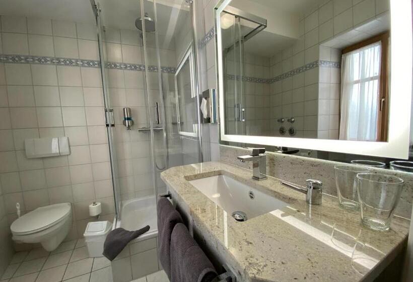 패밀리 룸, Lobmeyer