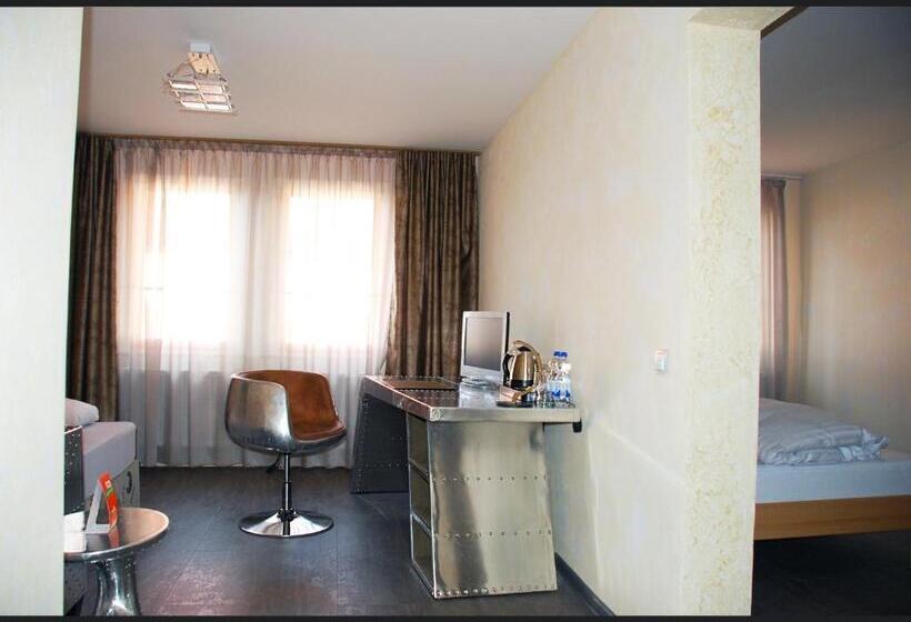 舒适三人间, Rössle