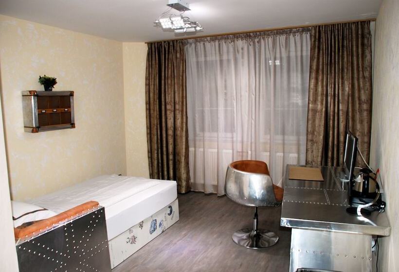 舒适三人间, Rössle