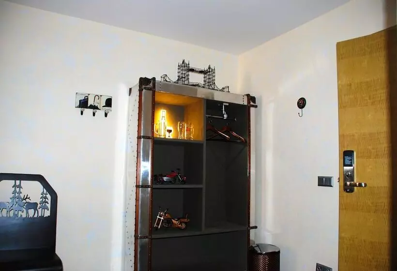 Quarto Triplo Comfort, Rössle