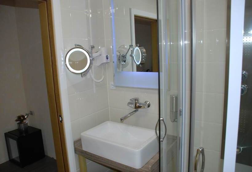 舒适三人间, Rössle