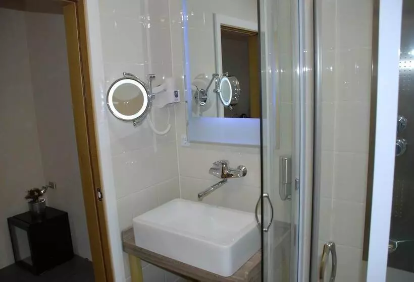 Quarto Triplo Comfort, Rössle