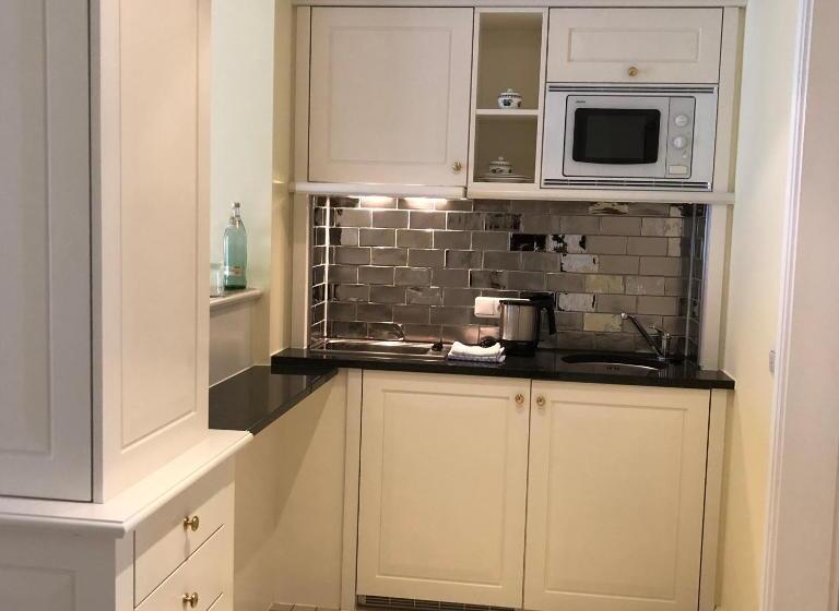 小型套房, Scherf