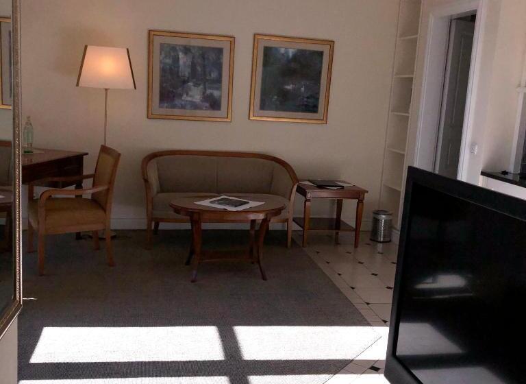 小型套房, Scherf