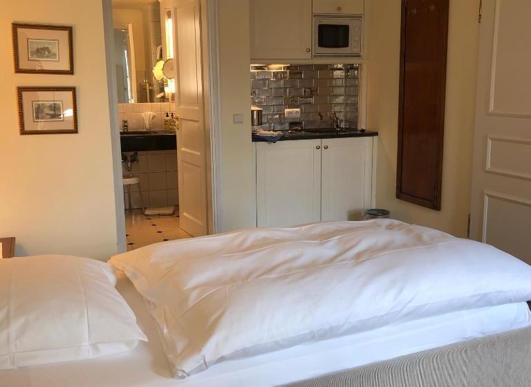 小型套房, Scherf