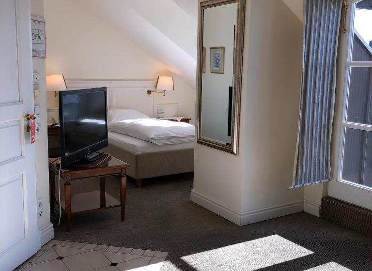 小型套房, Scherf