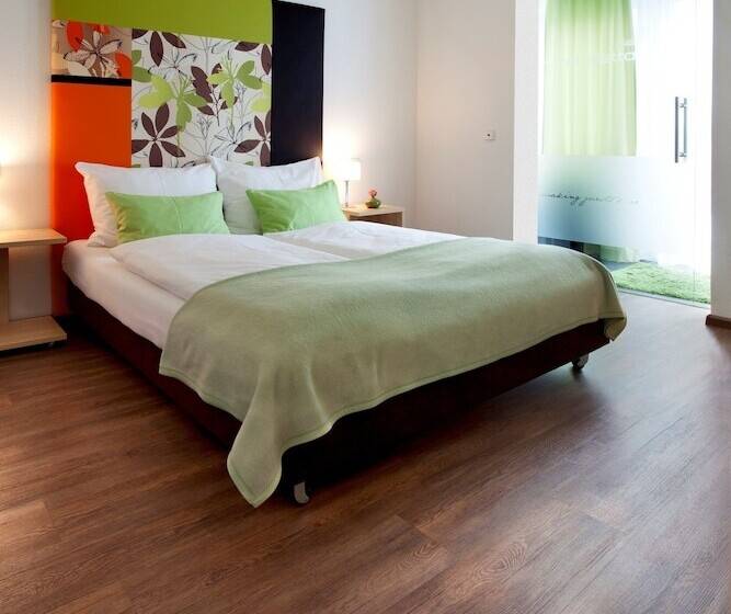 Номер Комфорт, Schlotzeria Hotel I Café I Eis