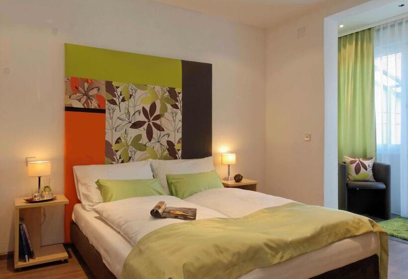 Номер Комфорт, Schlotzeria Hotel I Café I Eis