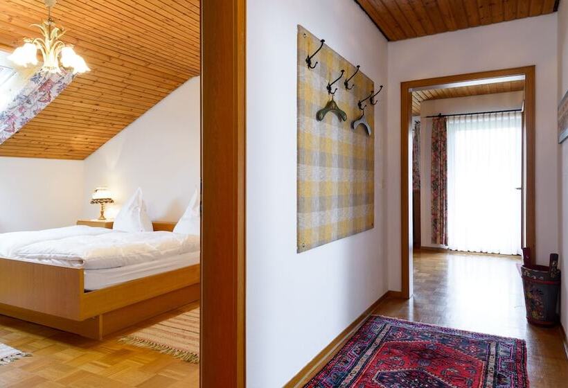 Sviitti, Schwarzwald Schäfer