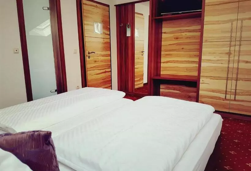 Basic Room, Spechtshaardt