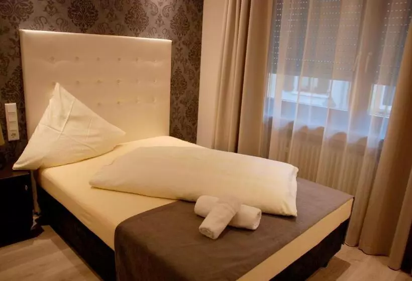 Deluxe Yhden Hengen Huone, Zur Linde