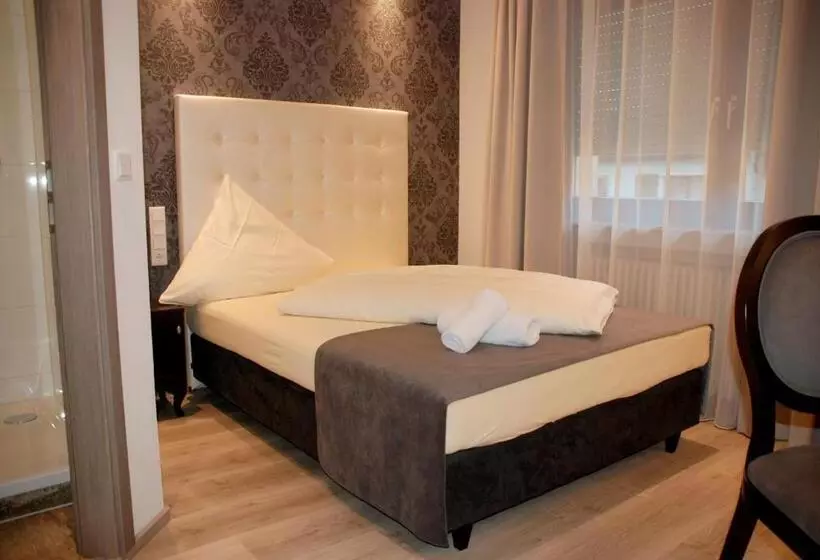 Deluxe Yhden Hengen Huone, Zur Linde