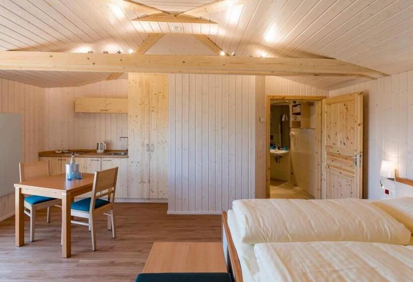 منزل غرفة نوم واحدة, Waldquelle   Baumhaushotel Aerzen