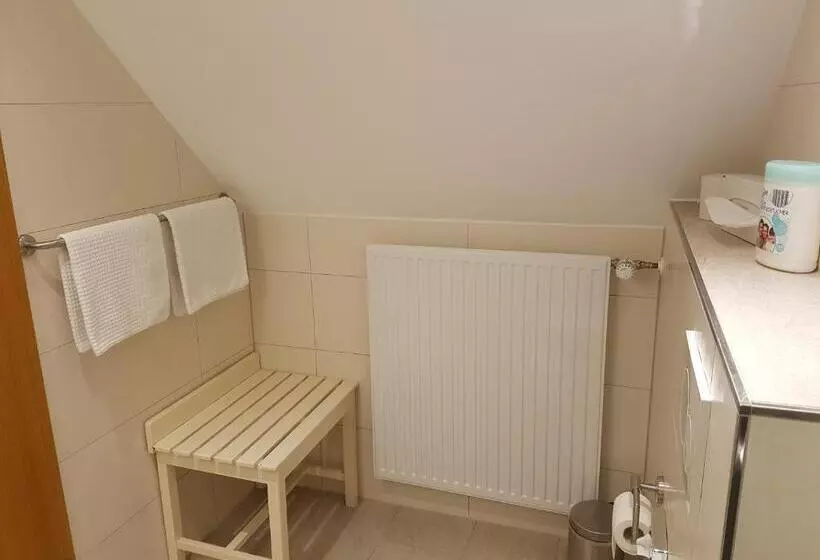 スタンダードルーム, Waldquelle Baumhaushotel Aerzen